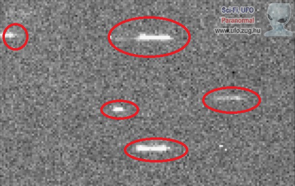 UFO zuhant az óceánba