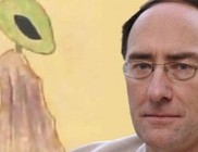 Simon Parkes azt állítja egy földönkívüli szülte őt Simon Parkes azt állítja egy földönkívüli szülte őt