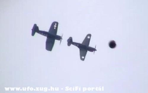 2 repülõ és egy UFO