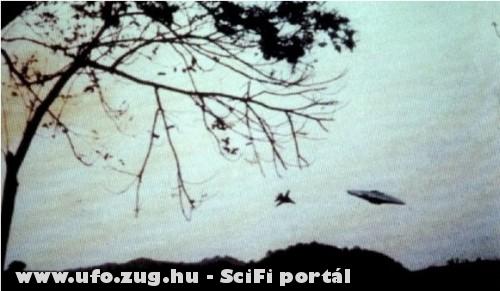 Vadászgép és az ufo