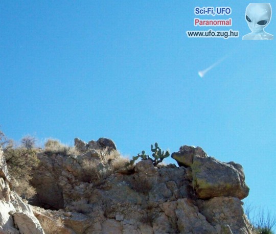 Különös fénycsík az égen, UFO!?