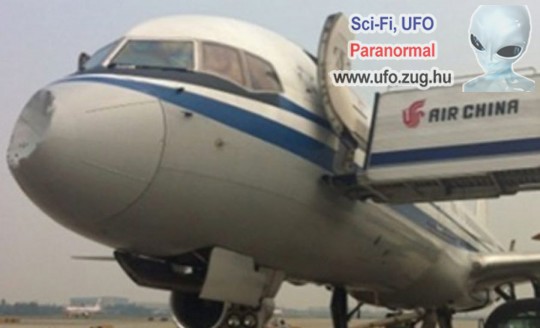 Különös ütközés: UFO csapódott a repülőhöz?!